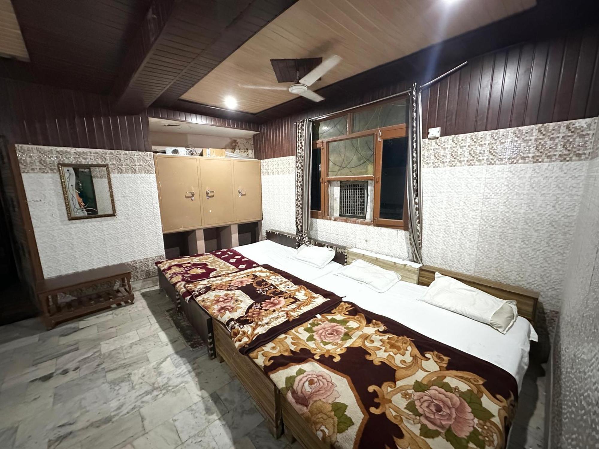 Subhadra Guest House Mathura Kültér fotó